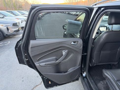 Used 2016 Ford Escape SE w/ SE Leather Comfort Package FWD image 17