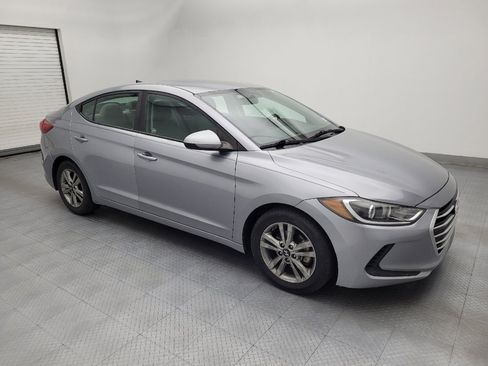 Used 2017 Hyundai Elantra SE FWD image 11