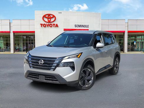Used 2025 Nissan Rogue SV FWD image 1
