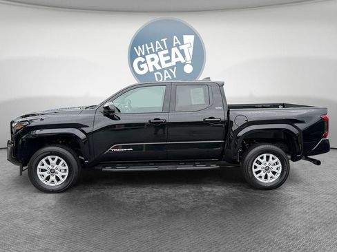 Certified 2026 Toyota Tacoma SR5 AWD/4WD image 7