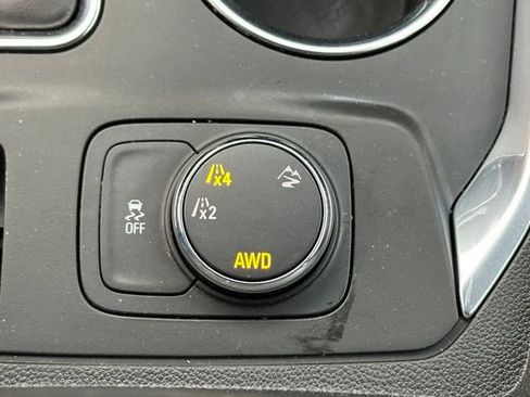 Used 2019 Chevrolet Traverse LT image 37