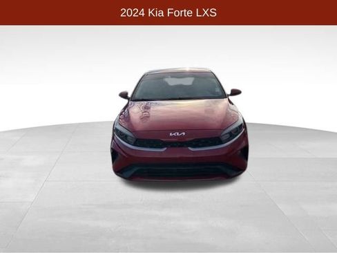 Used 2024 Kia Forte LXS w/ LXS Technology Package image 2