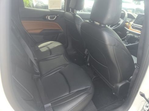 Used 2025 Jeep Compass Limited w/ Elite Group AWD/4WD image 24
