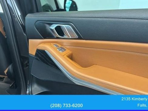 Used 2022 BMW X7 xDrive40i w/ Premium Package AWD/4WD image 45