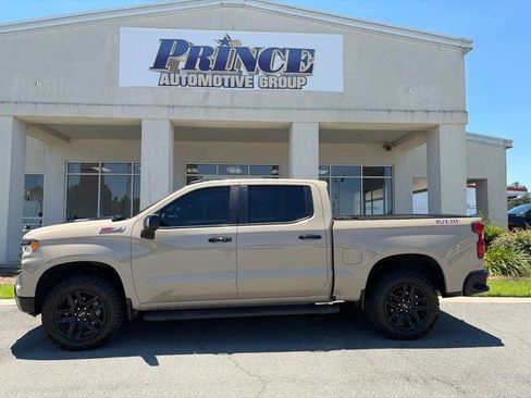 Used 2022 Chevrolet Silverado 1500 LT Trail Boss w/ LT Trail Boss Premium Package AWD/4WD image 1