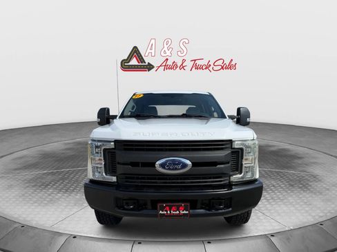 Used 2017 Ford F250 XL AWD/4WD image 2