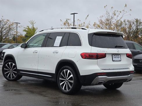 Used 2023 Mercedes-Benz GLB 250 4MATIC w/ Premium Package image 17