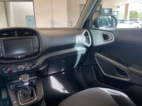 Used 2025 Kia Soul LX w/ LX Technology Package image 30