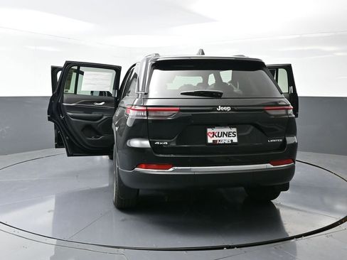 New 2025 Jeep Grand Cherokee Limited w/ Trailer Tow Package image 41