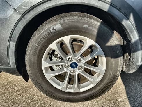 Used 2021 Ford Escape SE FWD image 9