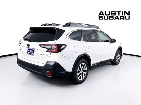 Used 2022 Subaru Outback Premium image 7