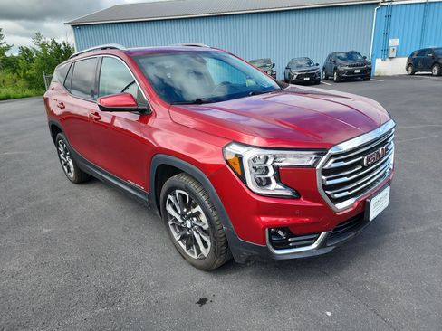 Certified 2022 GMC Terrain SLT w/ Infotainment Package II AWD/4WD image 2