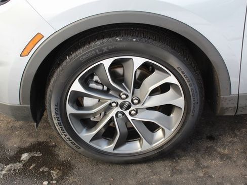 Certified 2022 Lincoln Nautilus Reserve image 12