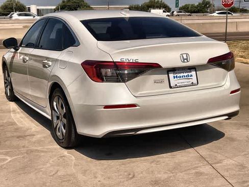 Used 2023 Honda Civic LX image 5