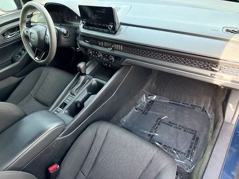 Used 2023 Honda Accord EX image 12