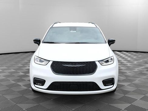 New 2026 Chrysler Pacifica Select w/ S Appearance Package AWD/4WD image 9