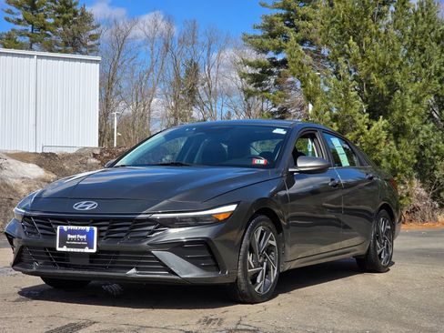 Used 2024 Hyundai Elantra SEL w/ Convenience Package image 5