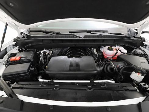 Used 2025 Chevrolet Suburban High Country image 5