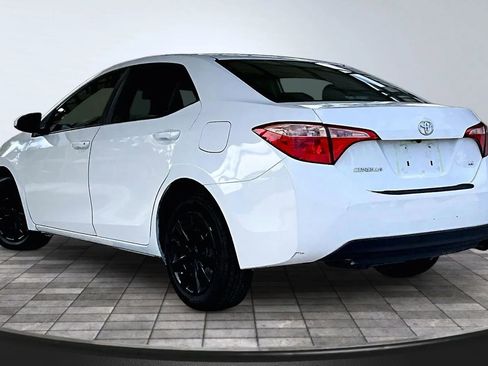 Used 2018 Toyota Corolla LE w/ Carpet Mat Package (TMS) image 4