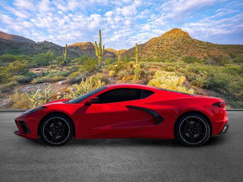 Used 2024 Chevrolet Corvette Stingray Coupe w/ 1LT RWD image 8