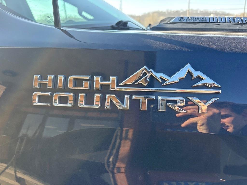 Used 2022 Chevrolet Silverado 3500 High Country AWD/4WD image 6