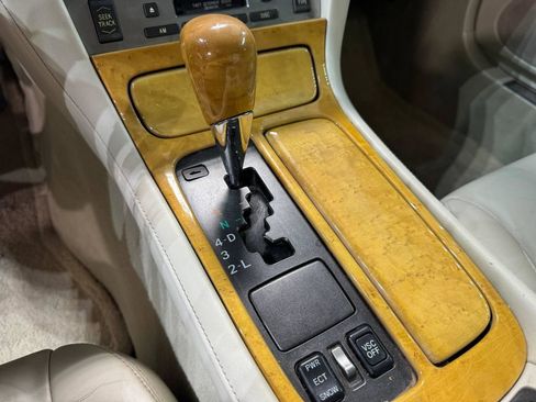 Used 2004 Lexus SC 430 Convertible RWD image 31