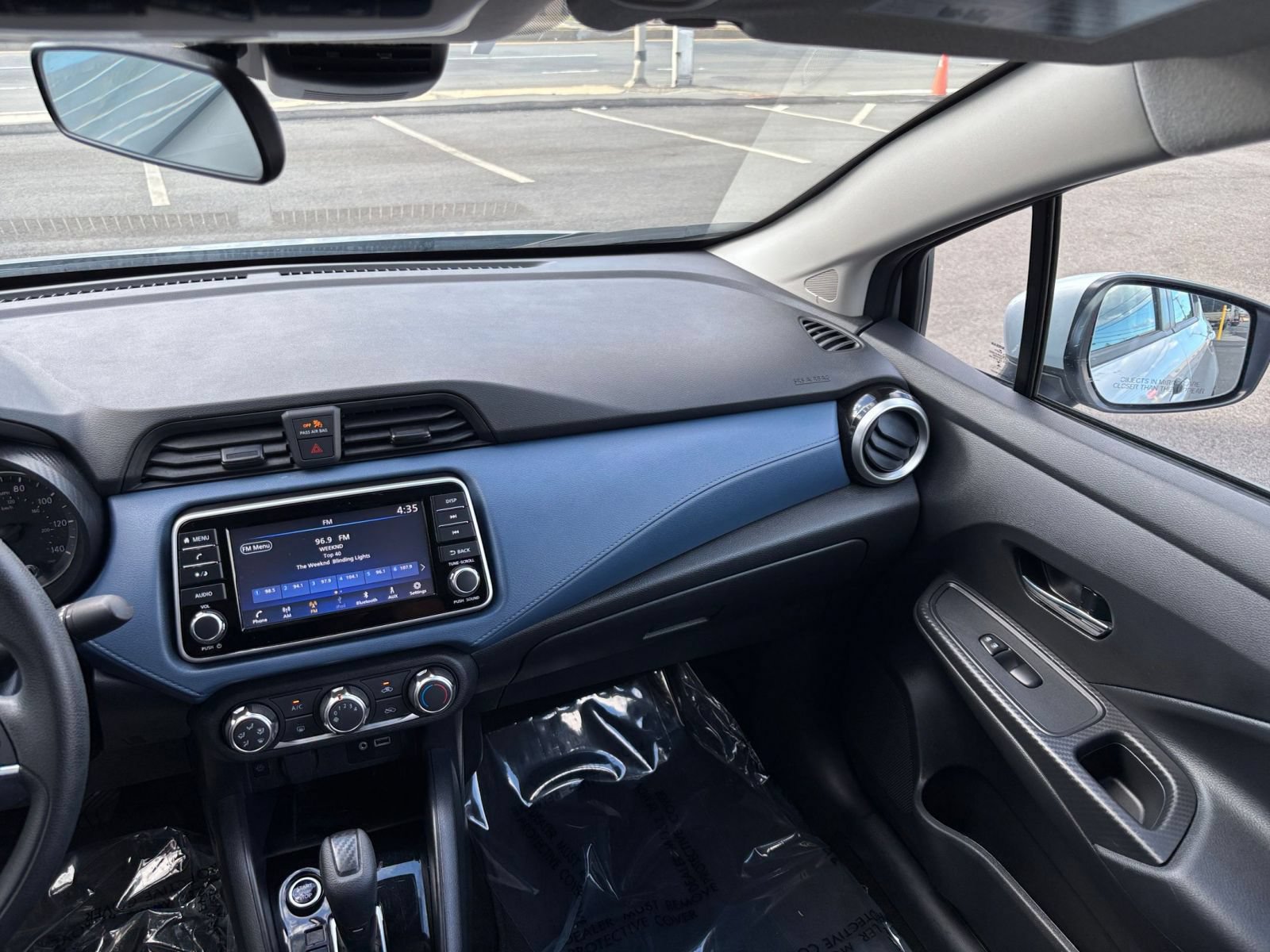 Used 2025 Nissan Versa SV FWD image 30