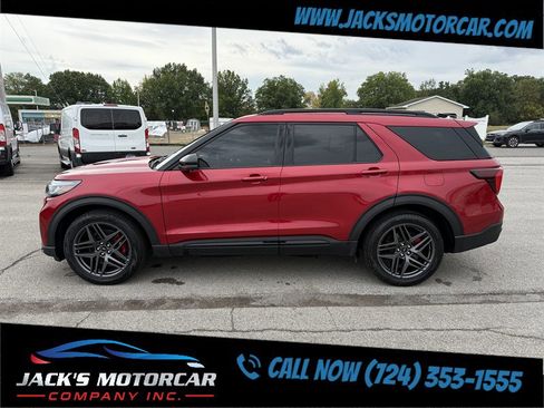 Used 2025 Ford Explorer ST image 9