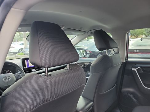 Used 2023 Toyota RAV4 LE FWD image 15
