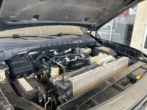 Used 2021 Nissan Titan PRO-4X w/ Pro-4x Convenience Package image 11