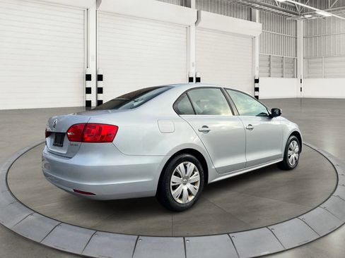 Used 2013 Volkswagen Jetta SE image 3
