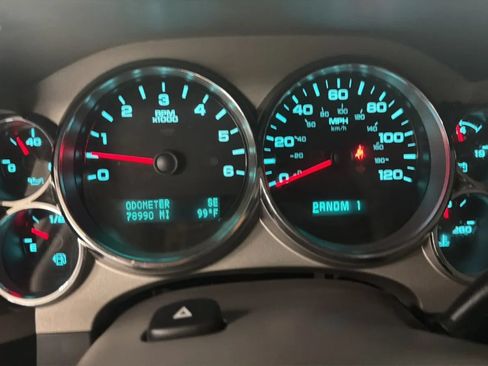Used 2012 Chevrolet Silverado 2500 LT w/ Interior Plus Package AWD/4WD image 11