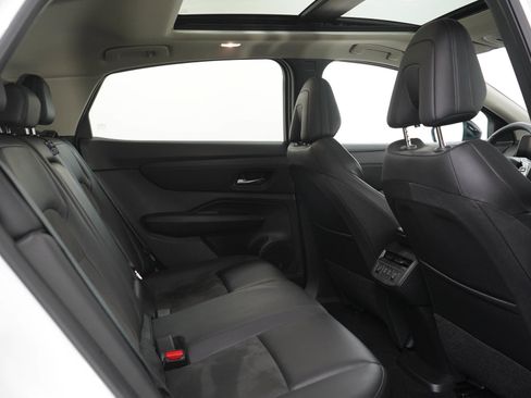Used 2025 Nissan Ariya AWD image 12