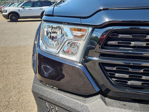 Used 2022 RAM 1500 Big Horn AWD/4WD image 9