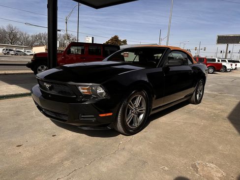 Used 2010 Ford Mustang Premium image 4