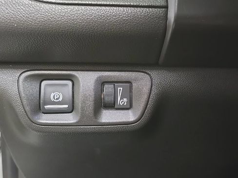 Used 2018 GMC Acadia SLE FWD image 14