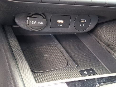 Used 2025 Hyundai Elantra SEL FWD image 25