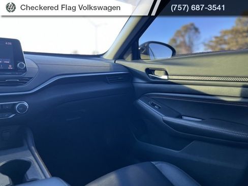 Used 2022 Nissan Altima 2.5 SR w/ Midnight Edition Package image 29