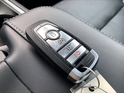 Used 2025 Ford Expedition Max Platinum AWD/4WD image 15