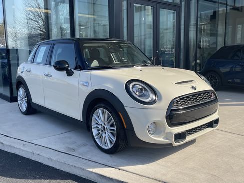Used 2019 MINI Cooper S w/ Premium Package image 3
