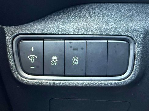 Used 2025 Kia Soul LX w/ LX Technology Package FWD image 27