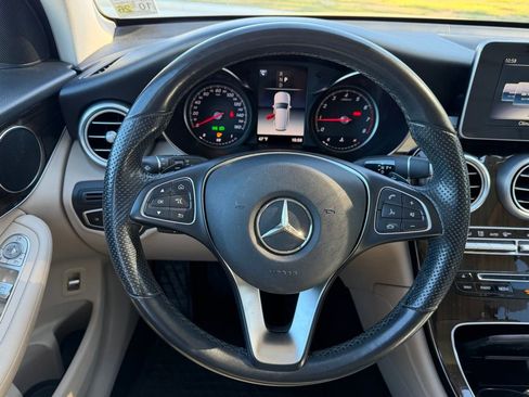 Used 2019 Mercedes-Benz GLC 300 image 17
