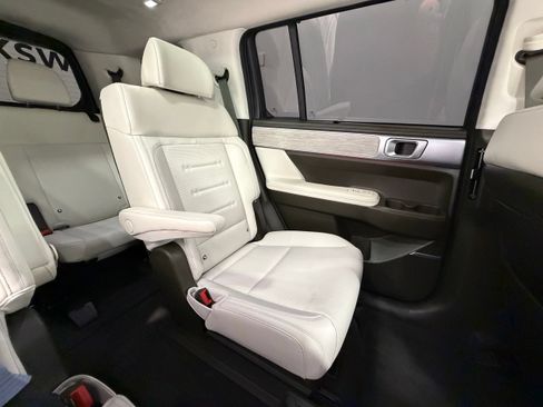 Used 2025 Hyundai Santa Fe Calligraphy AWD/4WD image 43