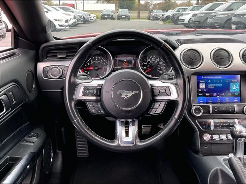 Used 2022 Ford Mustang Premium image 7