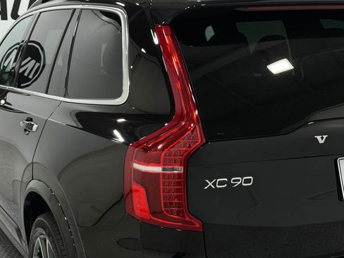 Used 2019 Volvo XC90 T5 Momentum w/ Protection Package Premier image 37