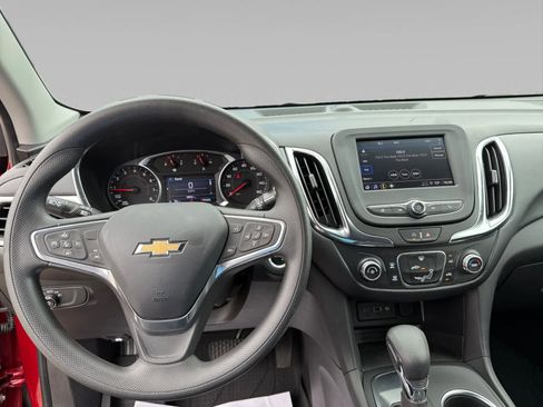 Used 2022 Chevrolet Equinox LT w/ LPO, Floor Liner Package image 10