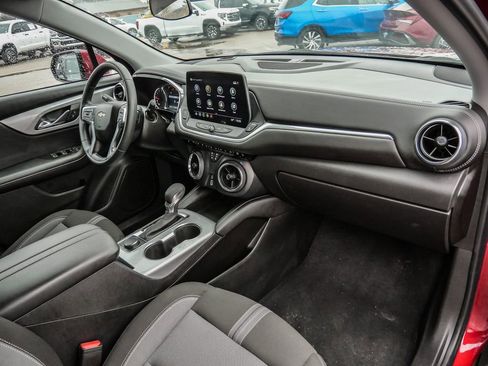Used 2025 Chevrolet Blazer LT image 13