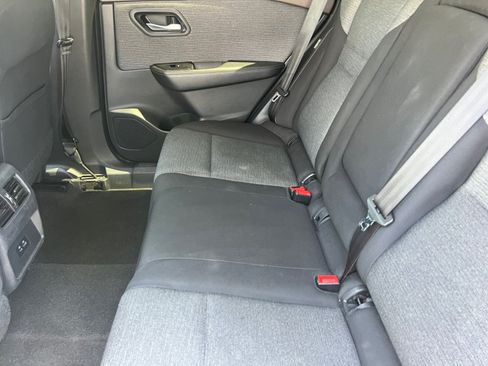 Used 2022 Nissan Rogue SV AWD/4WD image 17