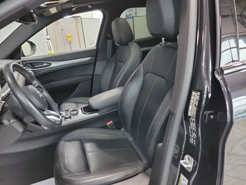 Used 2024 Alfa Romeo Stelvio Ti image 39