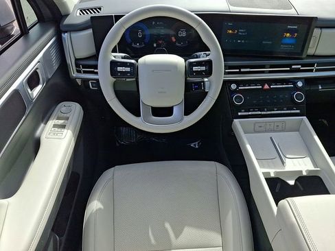 Used 2025 Hyundai Santa Fe SEL image 13